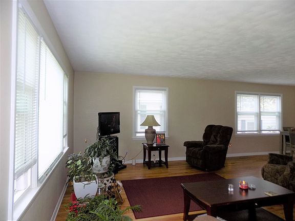 4th image of 706 Knight Ave