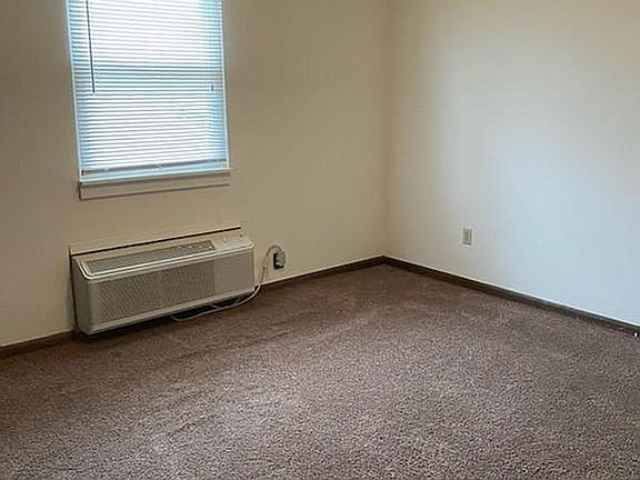 3rd image of 2900 N Fulton Ave #6