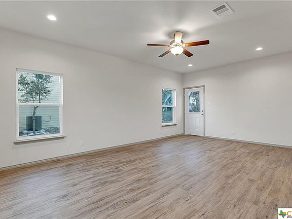 2nd image of 2249 Grandview Frst