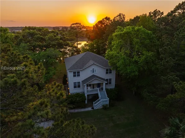 77 Tuscarora Ave, Beaufort, SC 29907