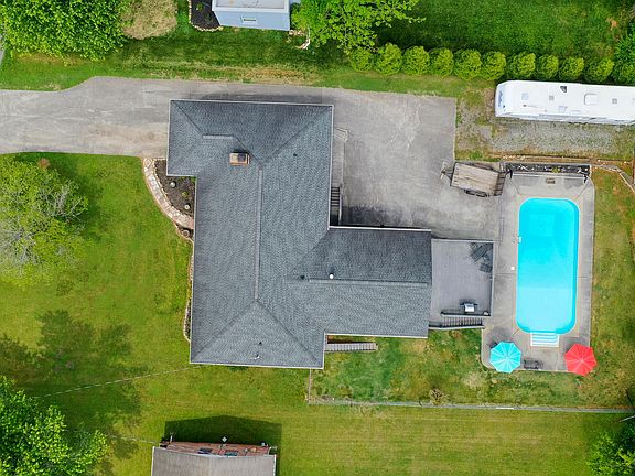 3rd image of 1410 Anderson Ave