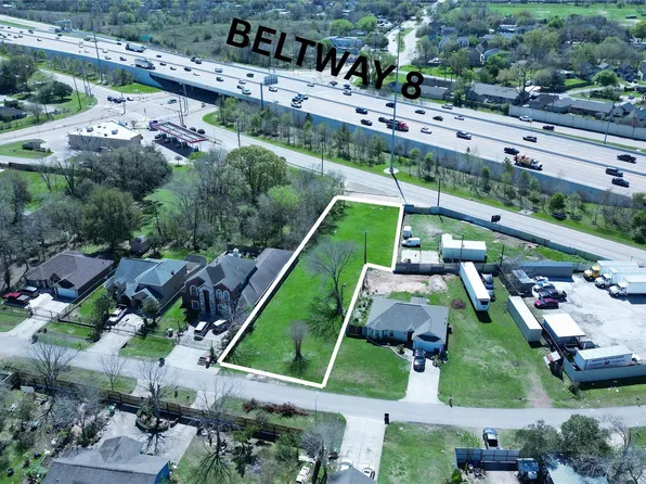 6633 Tadlock Ln, Houston, TX 77085