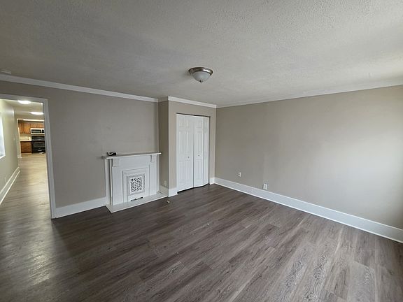 4th image of 2402 Rowan St