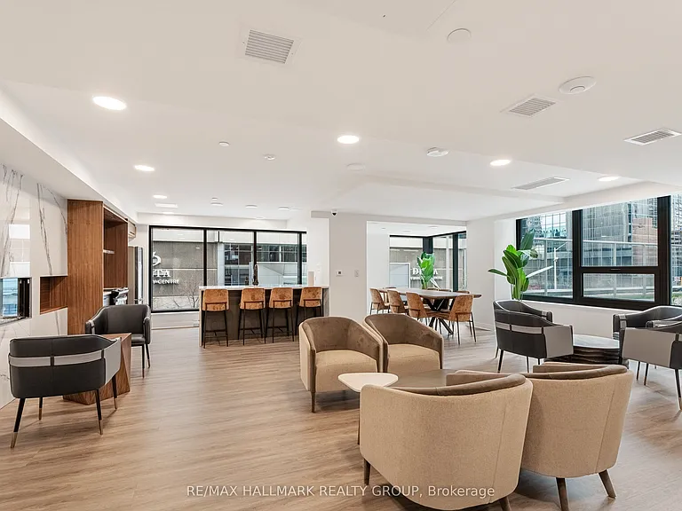 340 Queen St #1403 — Photo 38