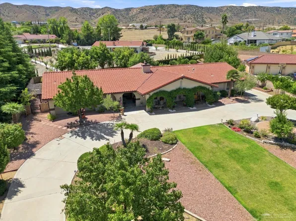 6242 Rickie Ln, Palmdale, CA 93551