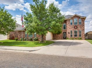 614 N 8th St, Wolfforth, TX 79382