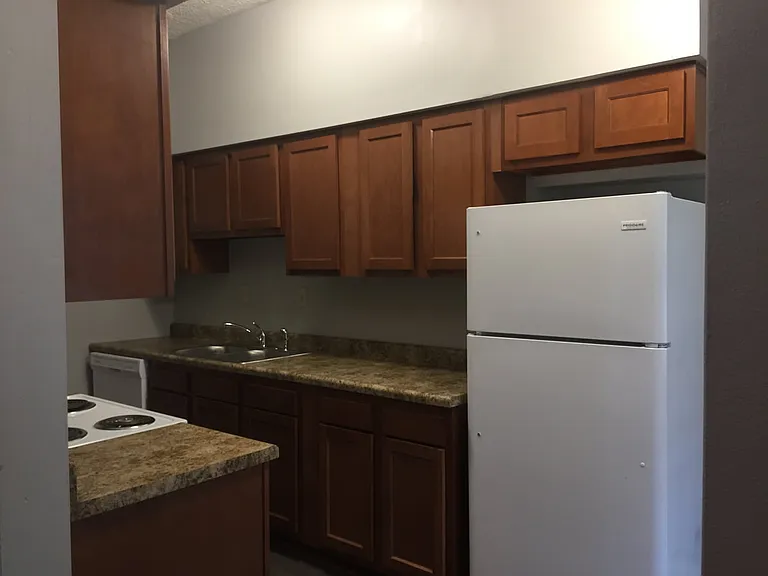 Beverly Terrace Apartments — Photo 7