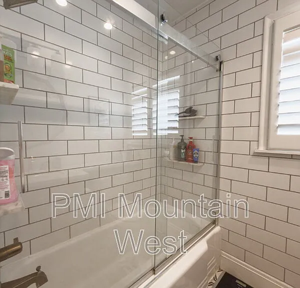 2122 S 1800 E — Photo 40
