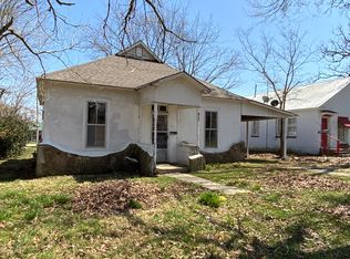 410 N Maple Ave, Mountain Grove, MO 65711