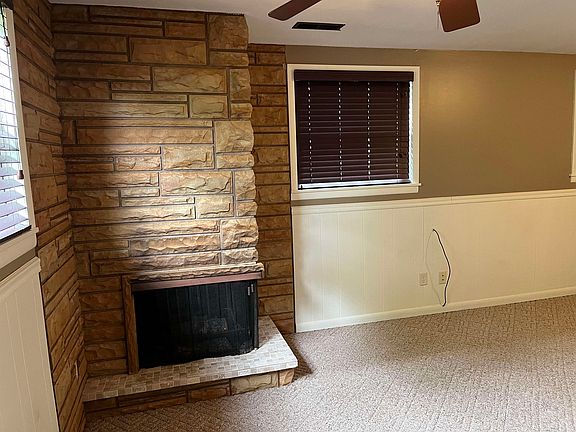 5th image of 306 E Sunset Dr