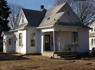 1430 11th St, Charleston, IL 61920