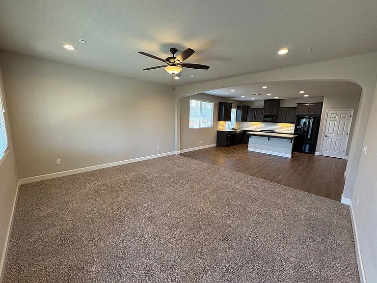 551 Montana De Oro St — Photo 35