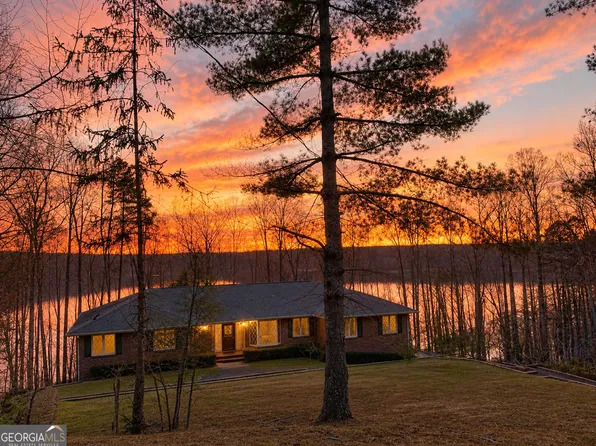 4521 Shoreline Dr, Gainesville, GA 30506