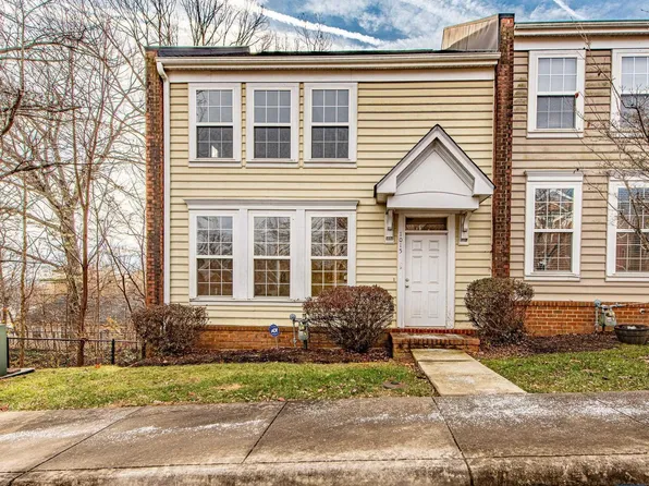 1015 Carrington Pl, Charlottesville, VA 22901