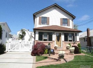 251 Oceanside Pkwy, Oceanside, NY 11572