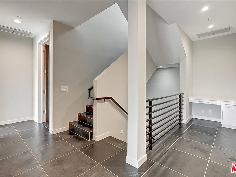 3850 Rambla Orienta — Photo 21