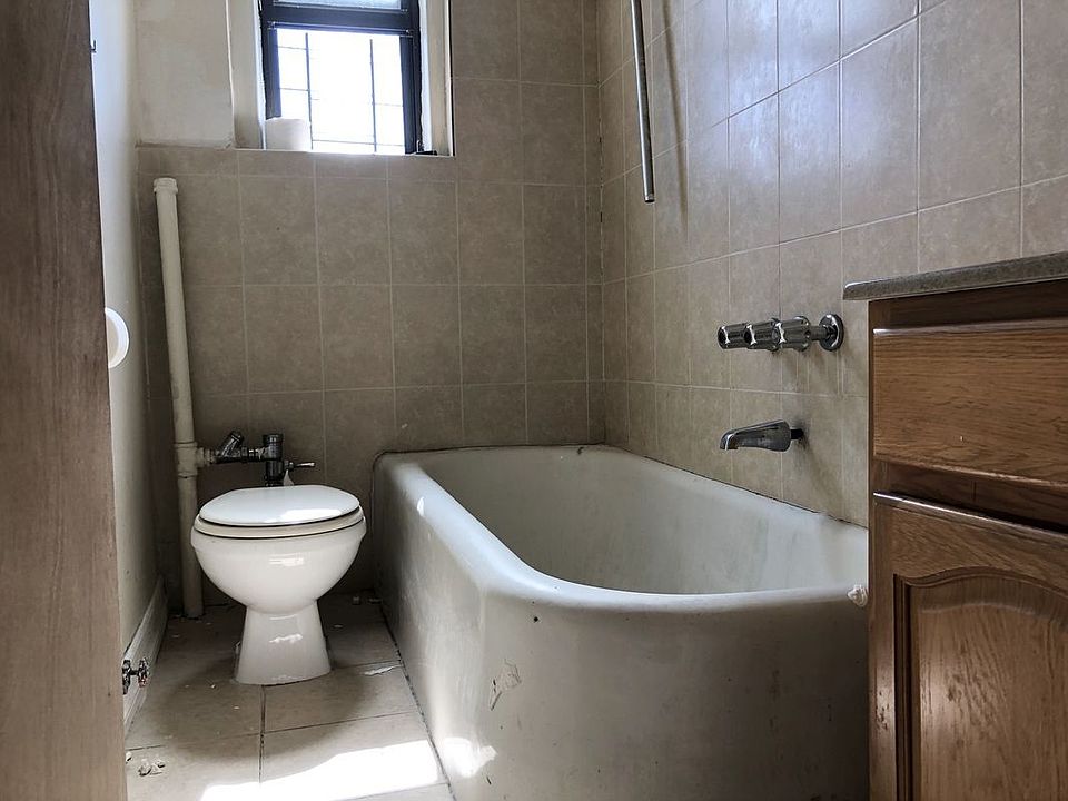 2nd image of 1417 Avenue K APT 6G