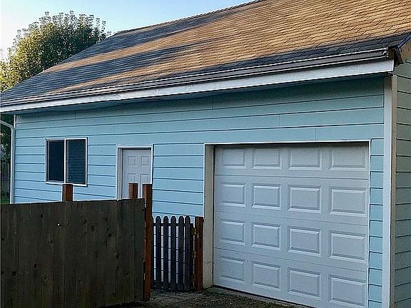 5th image of 1515 12th Ave SE