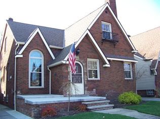 3690 Warren Rd, Cleveland, OH 44111