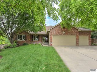 416 Elk Ridge Dr, Papillion, NE 68046