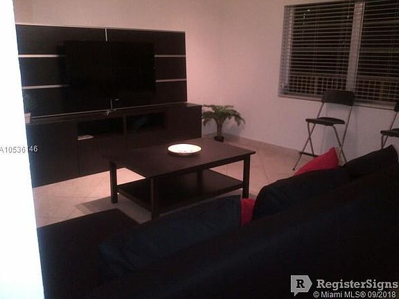 5th image of 3922 NE 166th St APT 207