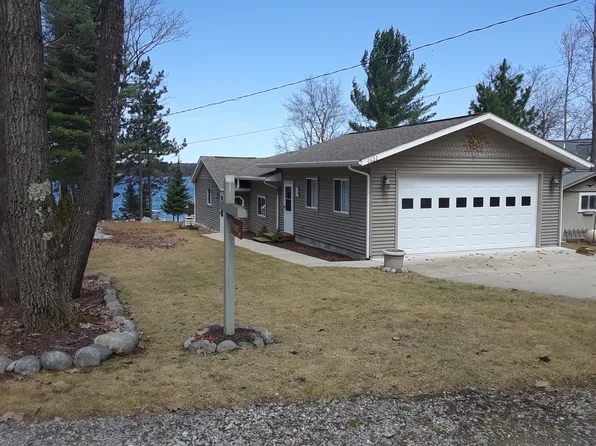 6622 Bainter Dr, Johannesburg, MI 49751