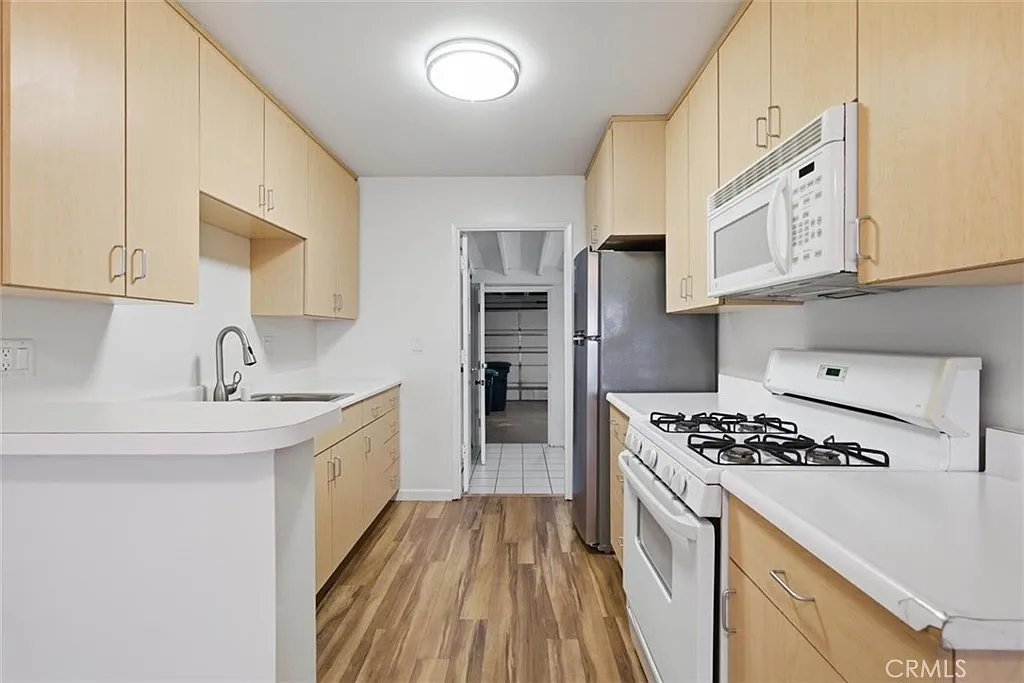 3 bed, 1240 sqft, $3,600 — Photo 4