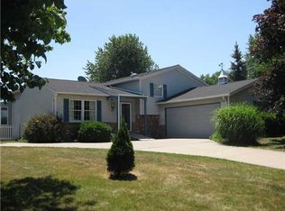 10405 S Bramblewood Rd, Perrysburg, OH 43551