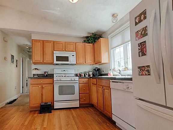 2nd image of 55 Greene Ave