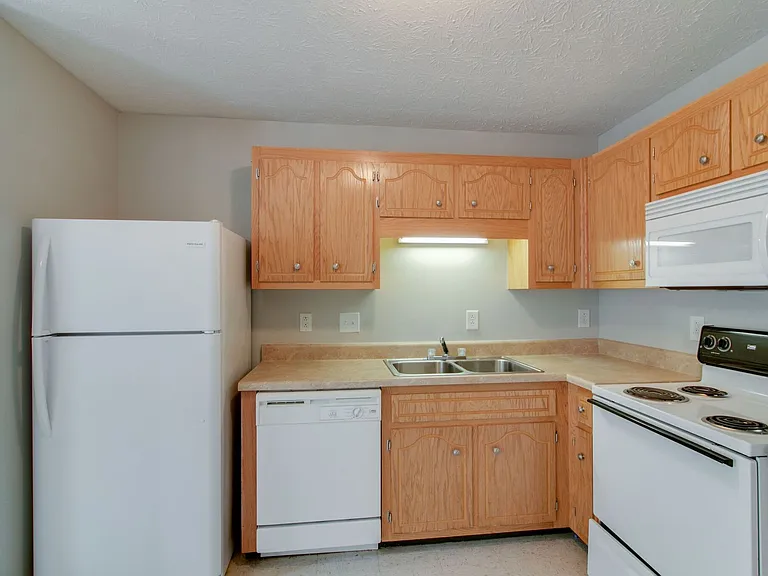 821 Oak Arbor Ct — Photo 11