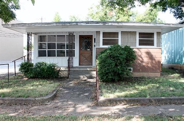 1st image of 602 Avenue E