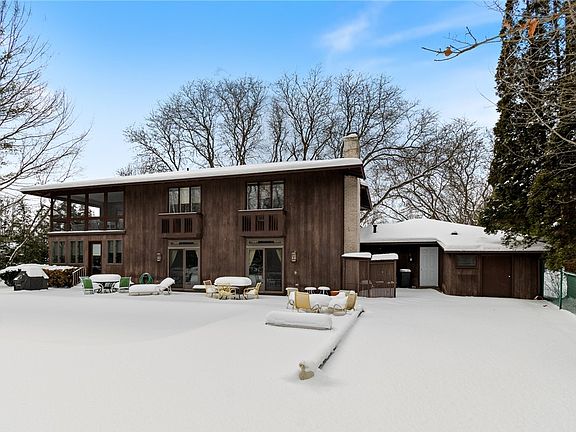 5th image of 18 Edgewood Dr