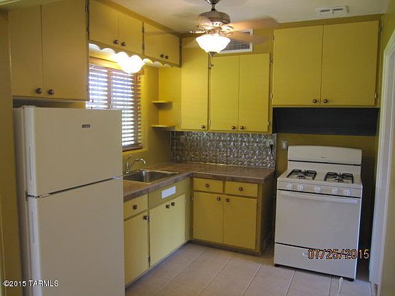 3rd image of 1529 N Dodge Blvd