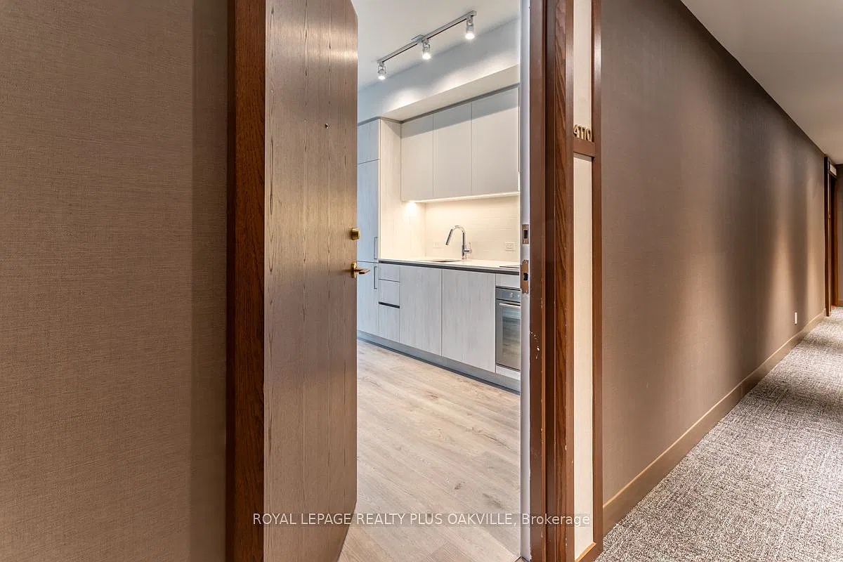 Transit City Condos — Photo 2