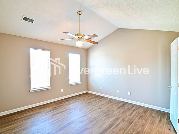 4th image of 107 Upper Glen Dr