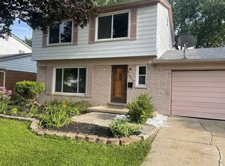 14211 Talbot St, Oak Park, MI 48237