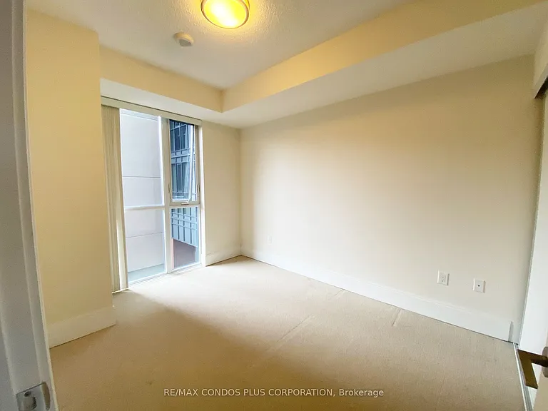 560 Front St W #325 — Photo 13