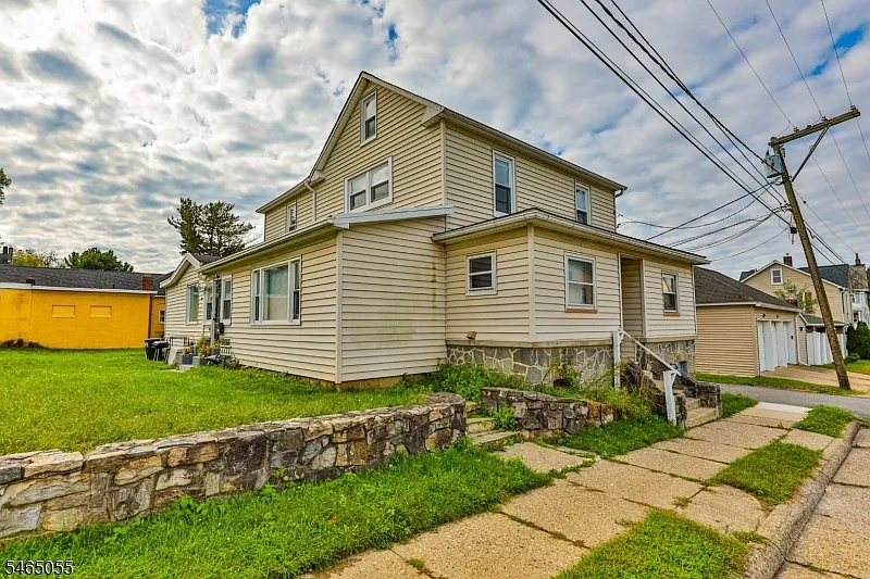 2 bed, 1.0 bath, $1,650 — Photo 4