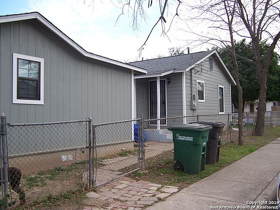 2nd image of 401 Mary St