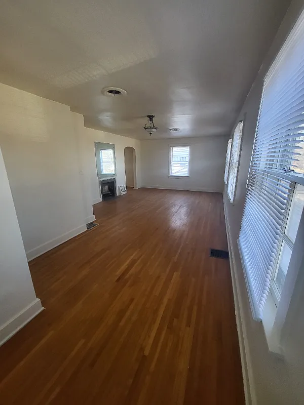 1629 W. 13th St. N. Upstairs — Photo 4