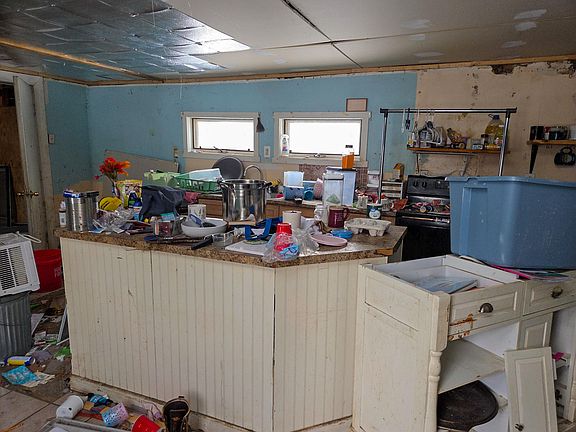 3rd image of 49 Elbow Rd