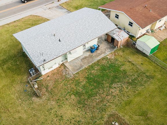 2nd image of 10535 Lilac Ave
