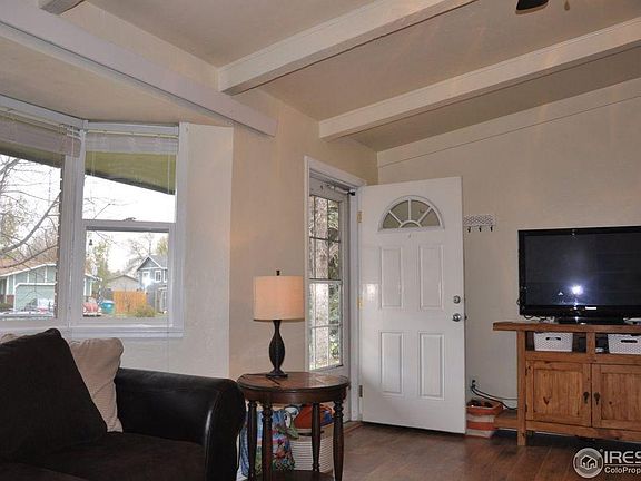entry to living room
