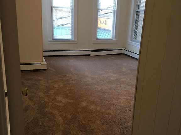 Livingroom/Bedroom 