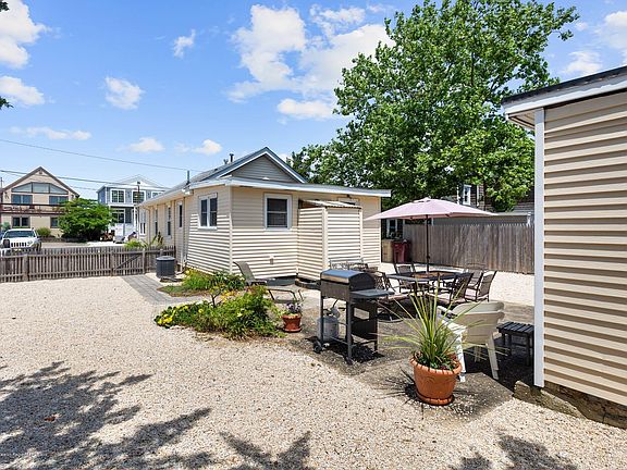 5th image of 219 22nd Ave #21I