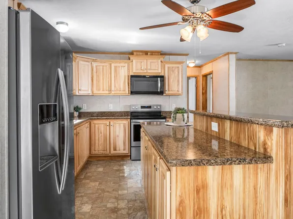 26750 Half Circle Ct Trailer 6, Wyoming, MN 55092