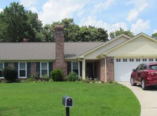 105 Coachman Ct, Jacksonville, NC 28546