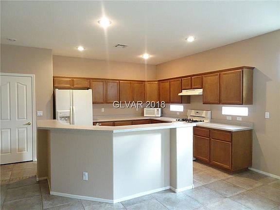 4th image of 4029 Cannondale Ave
