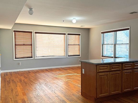 2nd image of 104 Luttgen Pl APT 4