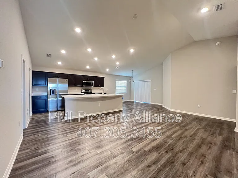 1002 Corso Dr — Photo 4